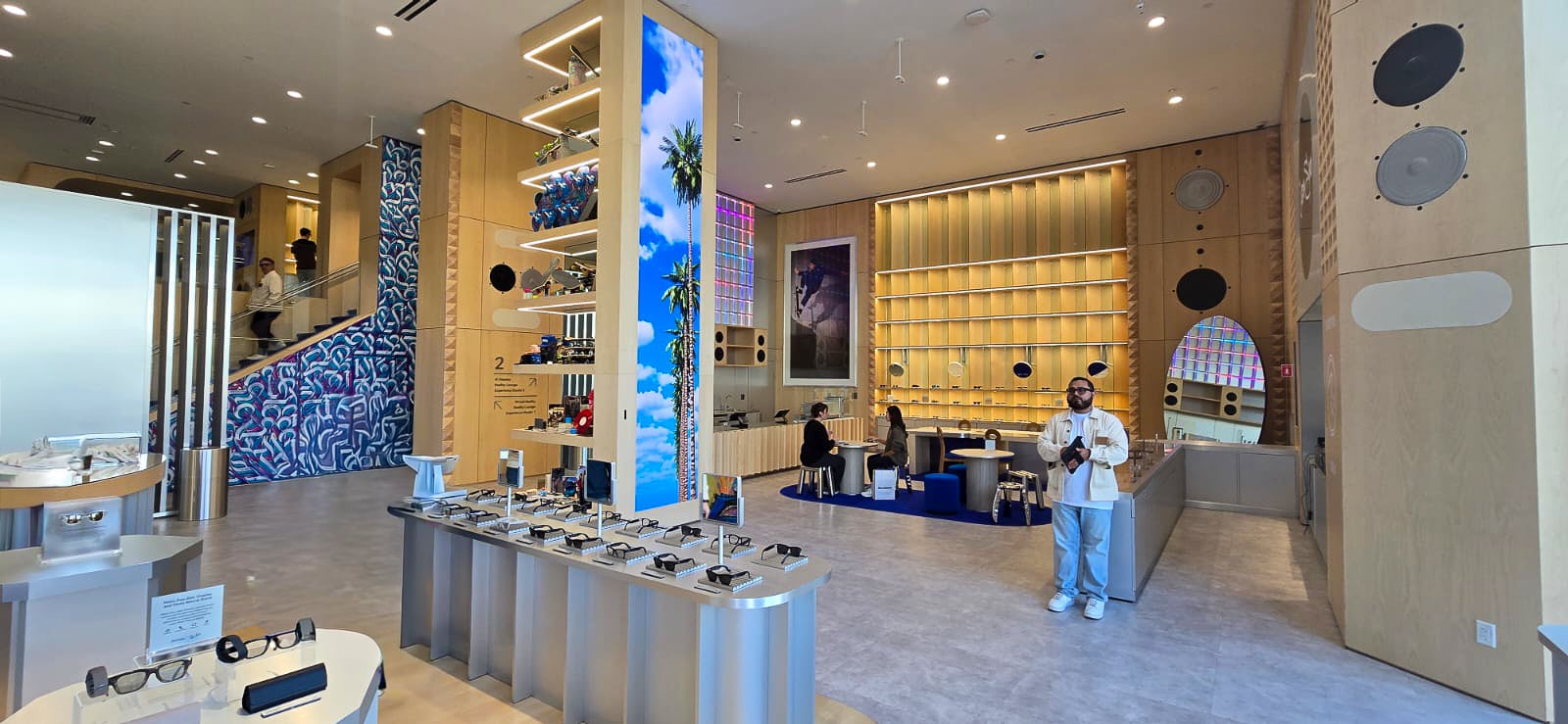 Meta Opens Flagship Store in West Hollywood - Michilli Construction ...
